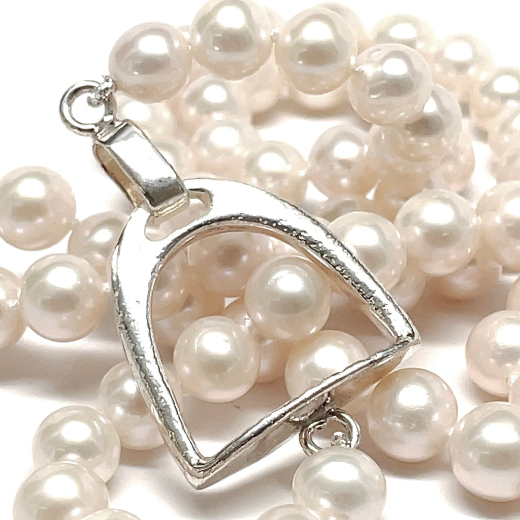 Stirrup and pearl silver necklace